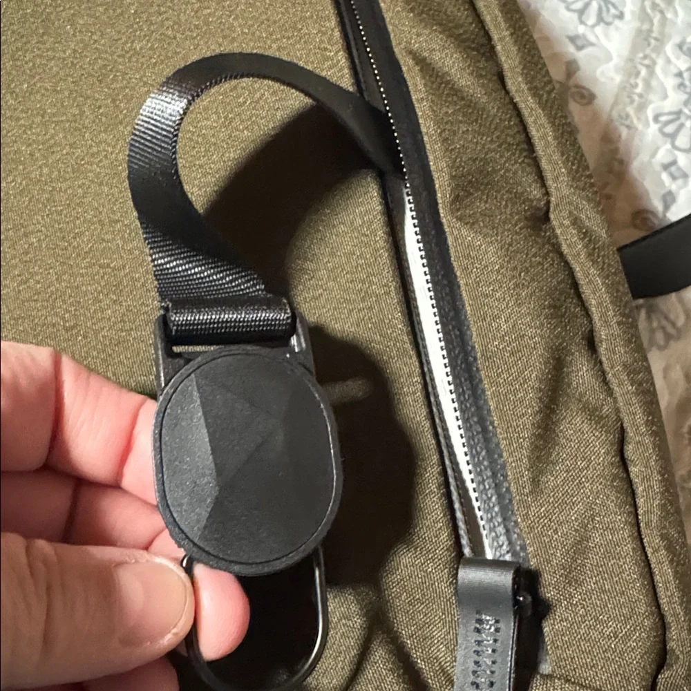 NWT ALPAKA Go Sling Mini V2 - Army Green with Fidlock - Picture 12 of 14